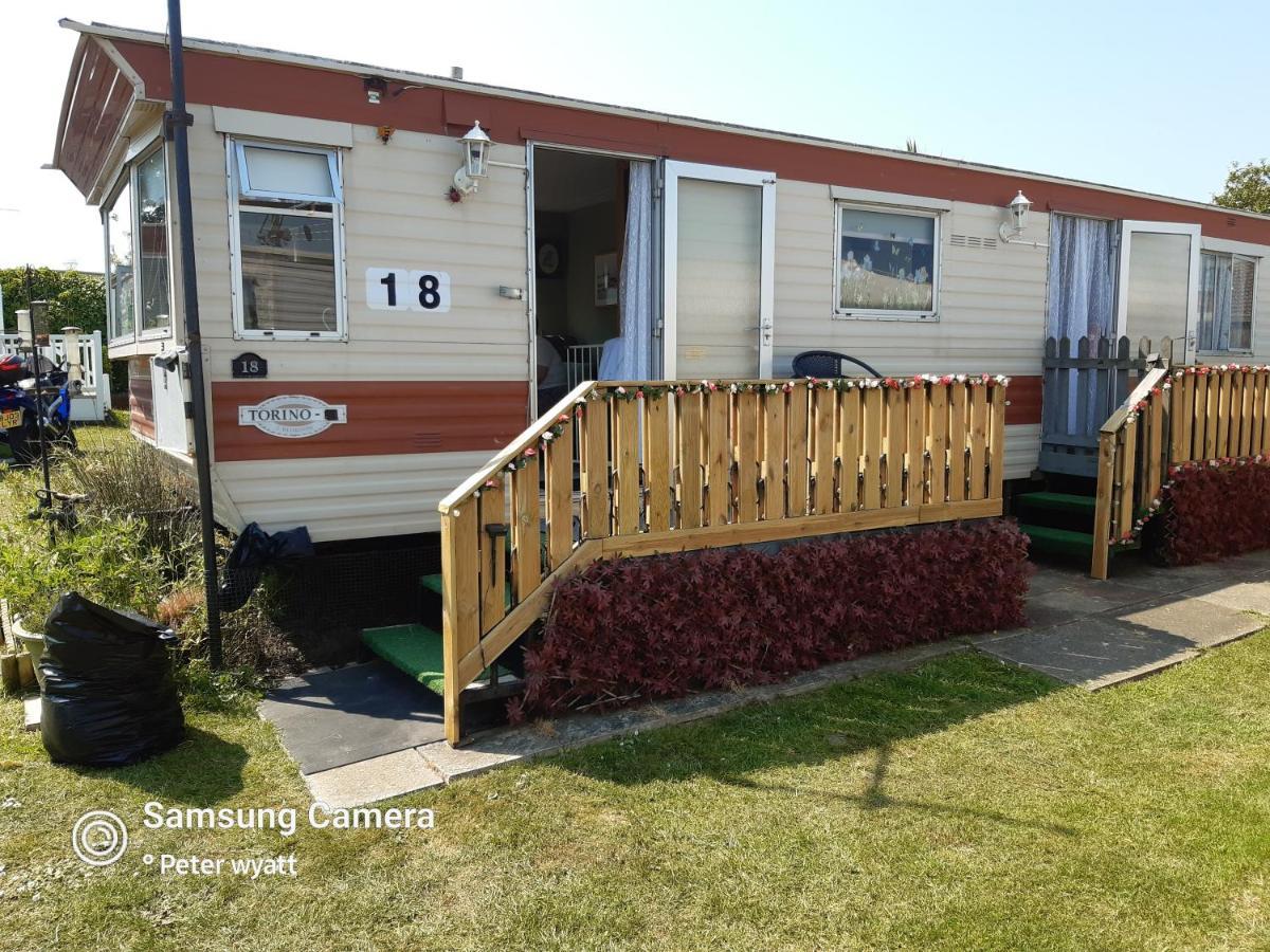 Gina'S Static Caravan,118 Sandsgate Hemsby Bagian luar foto
